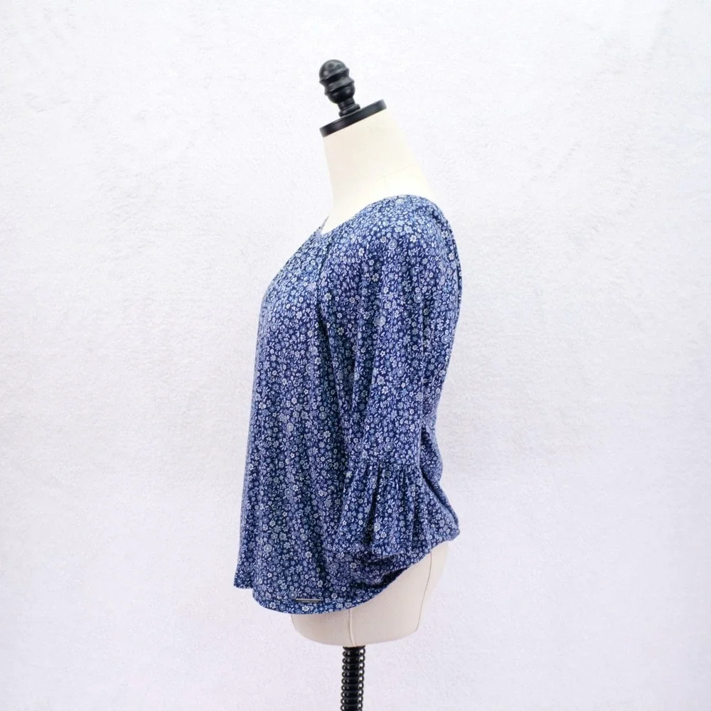 Michael Kors Blue Floral Round Neck Medium‎ 3/4 Flutter Sleeve Blouse